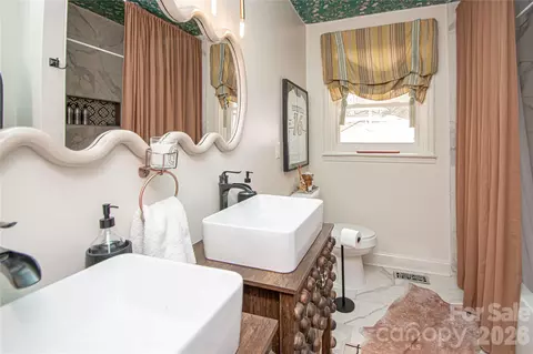 Bath - 1302 E Franklin St, Monroe, NC 28112 photo 2 of 3