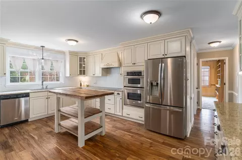 2200 Armstrong Park Dr, Gastonia, NC 28054