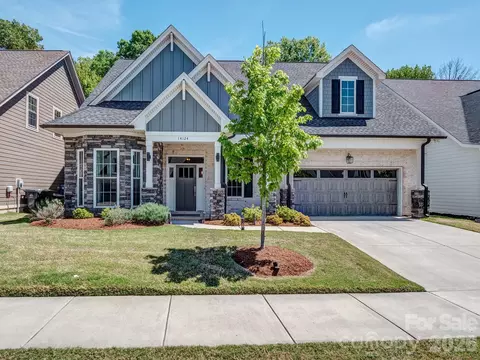14124 Shelburne Village Dr, Charlotte, NC 28278