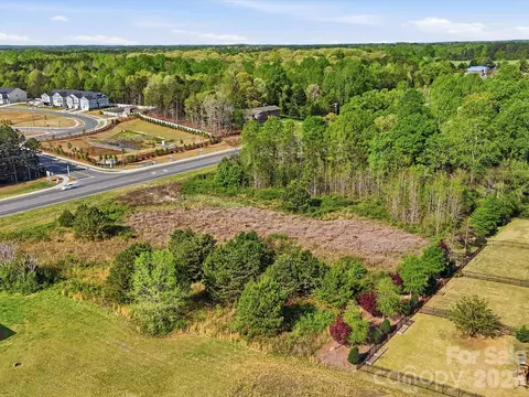 1386 Highway 55 E Hwy E, Clover, SC 29710
