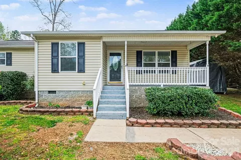 2519 Saluda Dr, Gastonia, NC 28054