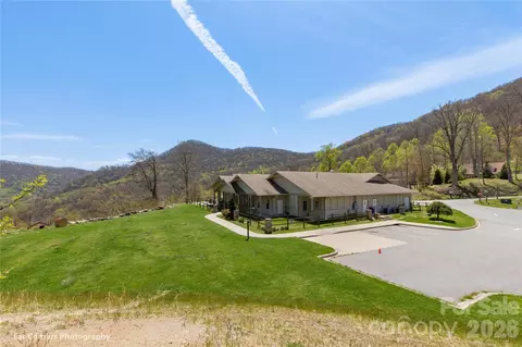 11 Chandra Ln, Clyde, NC 28721 photo 10