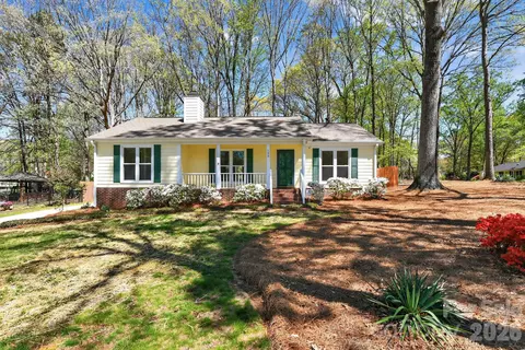 100 Steuben Dr, Huntersville, NC 28078