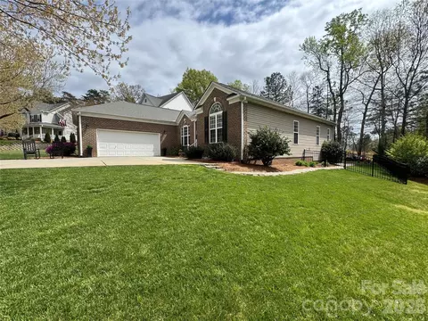 110 Burtons Barn Rd, Mooresville, NC 28115