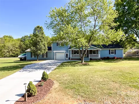 324 Picketts Cir, Indian Trail, NC 28079