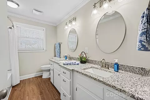 Bath - 235 Cantiberry Dr, Salisbury, NC 28146 photo 2 of 3