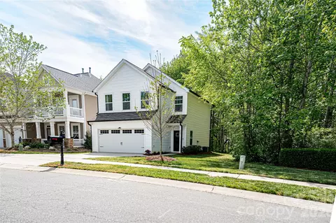 2025 Woodshorn Dr, Matthews, NC 28104