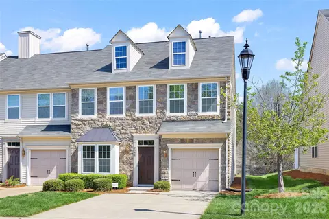 9548 Birkwood Ct, Charlotte, NC 28278