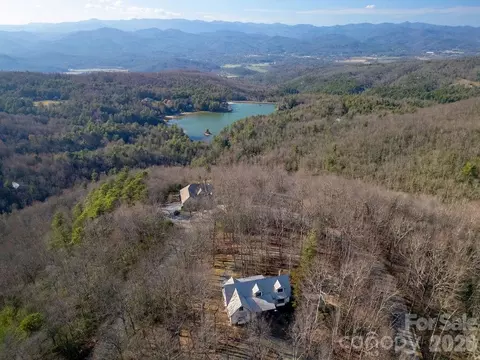 40 Walnut Ridge Cir, Brevard, NC 28712