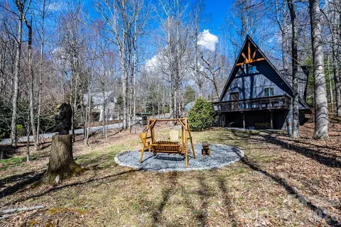 20 Lady Slipper Loop, Newland, NC 28657