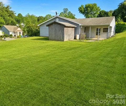20 Mount Carmel Dr, Asheville, NC 28806