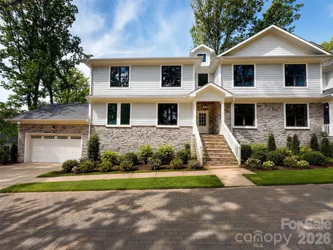 4304 Tangle Dr, Charlotte, NC 28211