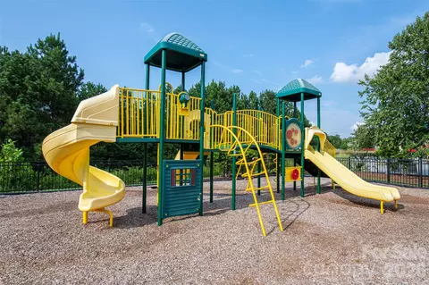 View/Area - 5079 Fenwick Ct, Lancaster, SC 29720 photo 2 of 3
