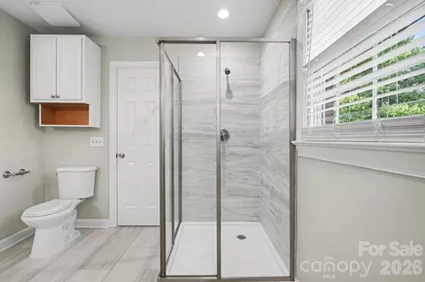 Bath - 125 Pointer Se Ct SE, Concord, NC 28025 photo 5 of 6