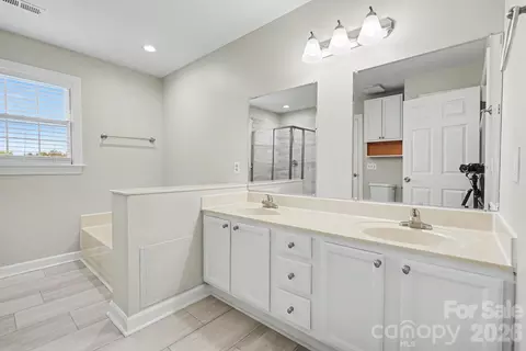 Bath - 125 Pointer Se Ct SE, Concord, NC 28025 photo 6 of 6