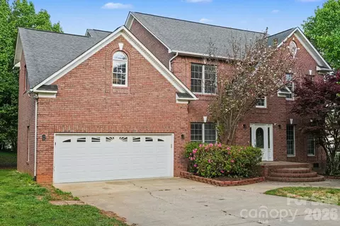 Exterior - 125 Pointer Se Ct SE, Concord, NC 28025 photo 2 of 4