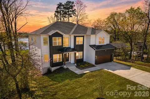 124 Clipper Ln, Mooresville, NC 28117
