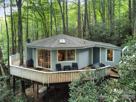 560 Laurel Ridge Rd, Banner Elk, NC 28604