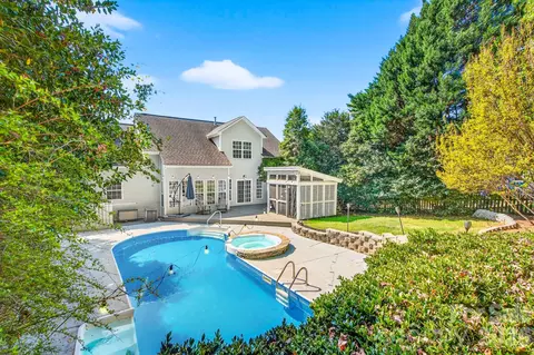 9101 Pitcairn Dr, Tega Cay, SC 29708