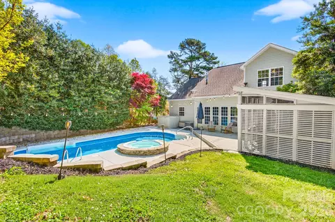 Exterior - 9101 Pitcairn Dr, Tega Cay, SC 29708 photo 8 of 8