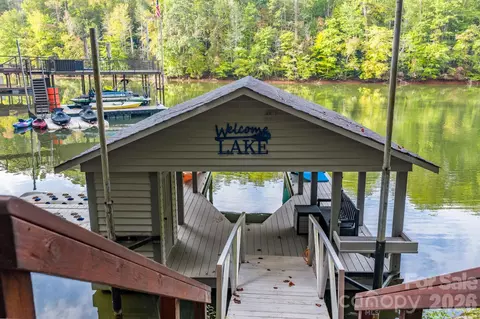 503 Larkhaven Dr, Nebo, NC 28761