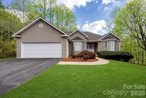 403 Canonero Dr, Fairview, NC 28730