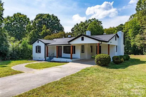 8000 Chapman St, Charlotte, NC 28216