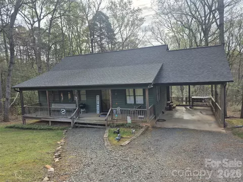 324 Pinecrest Cir, Troy, NC 27371