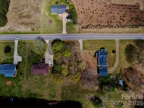 3048 Spencer Ne Rd NE, Conover, NC 28613 photo 4