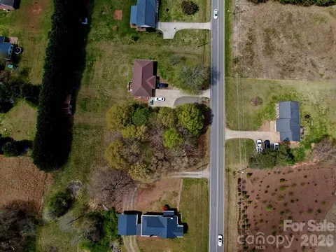 3048 Spencer Ne Rd NE, Conover, NC 28613 photo 3