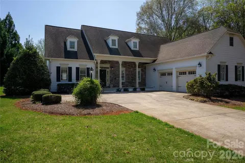 167 Spring Forest Dr, Statesville, NC 28625