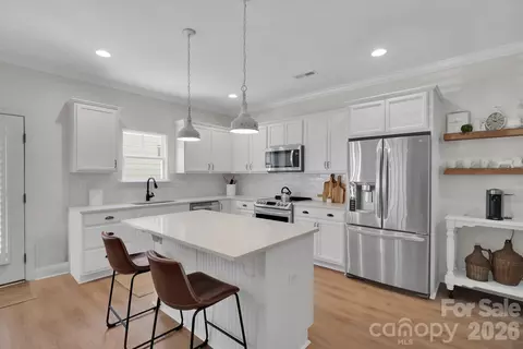 7526 Fairway Villa Cir, Denver, NC 28037