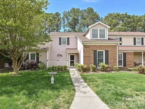 6816 Copernicus Cir, Charlotte, NC 28226