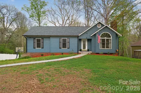 1163 Hidden Creek Cir, Hickory, NC 28602