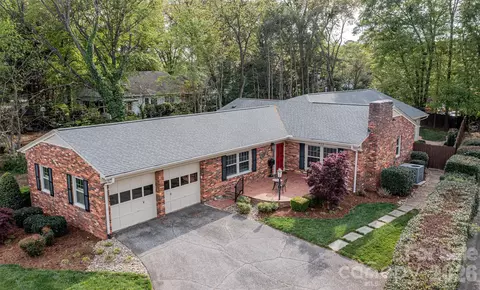 923 1st Ne St NE, Hickory, NC 28601