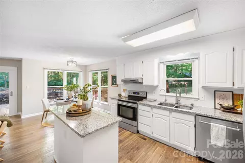 Kitchen - 400 Arminius Ct, Monroe, NC 28110 photo 2 of 2