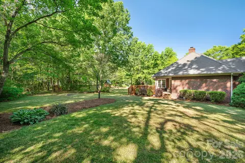 Exterior - 400 Arminius Ct, Monroe, NC 28110 photo 5 of 6