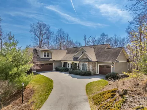 439 Monarch Rd, Hendersonville, NC 28739