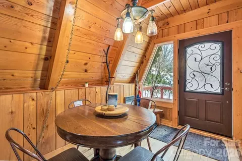 Dining - 233 Cherry Rd, Boone, NC 28607 photo 1 of 2