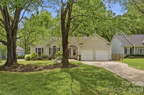 7715 Blythwood Ln, Charlotte, NC 28227