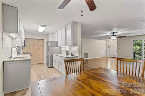 56 Cardinal Cir, Tryon, NC 28782 photo 10