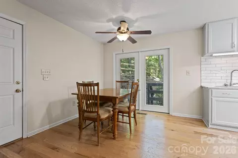 56 Cardinal Cir, Tryon, NC 28782 photo 9