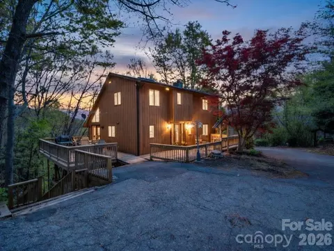 307 Watership Rd, Lake Lure, NC 28746