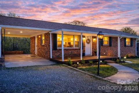 1231 2nd Se St SE, Hickory, NC 28602