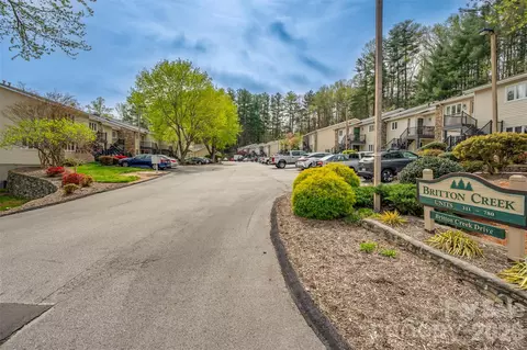 451 Britton Creek Dr, Hendersonville, NC 28791