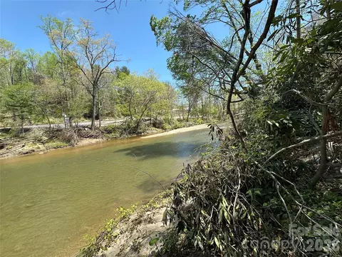 000 River Way, Spruce Pine, NC 28777