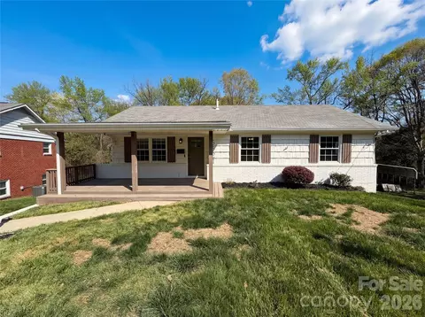 6621 Starcrest Dr, Charlotte, NC 28210