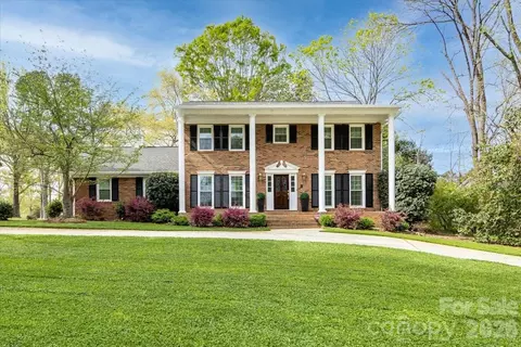 5918 Foxcrest Dr, Mint Hill, NC 28227