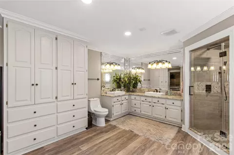 Bath - 529 Langley Rd, Lancaster, SC 29720 photo 2 of 5