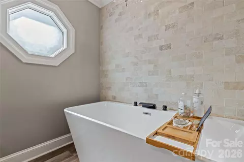 Bath - 529 Langley Rd, Lancaster, SC 29720 photo 4 of 5